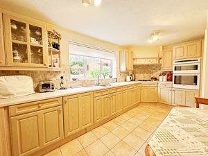 Kitchen- click for photo gallery